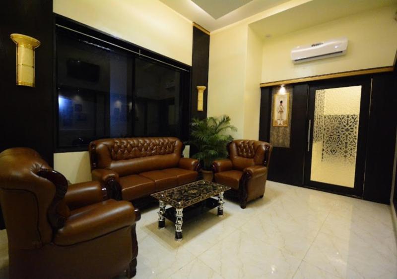 Hotel 24 Seven Nashik Exterior photo