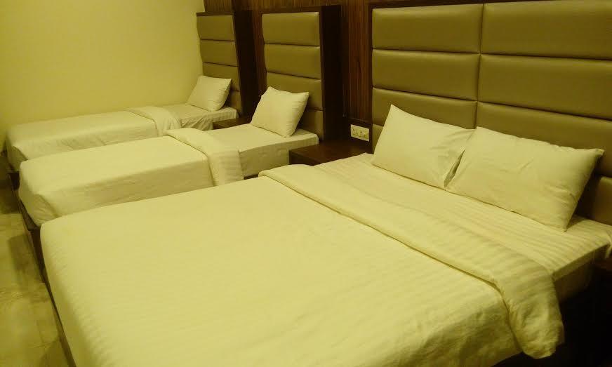 Hotel 24 Seven Nashik Exterior photo