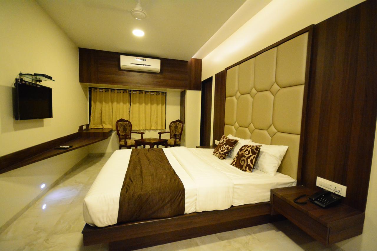 Hotel 24 Seven Nashik Exterior photo