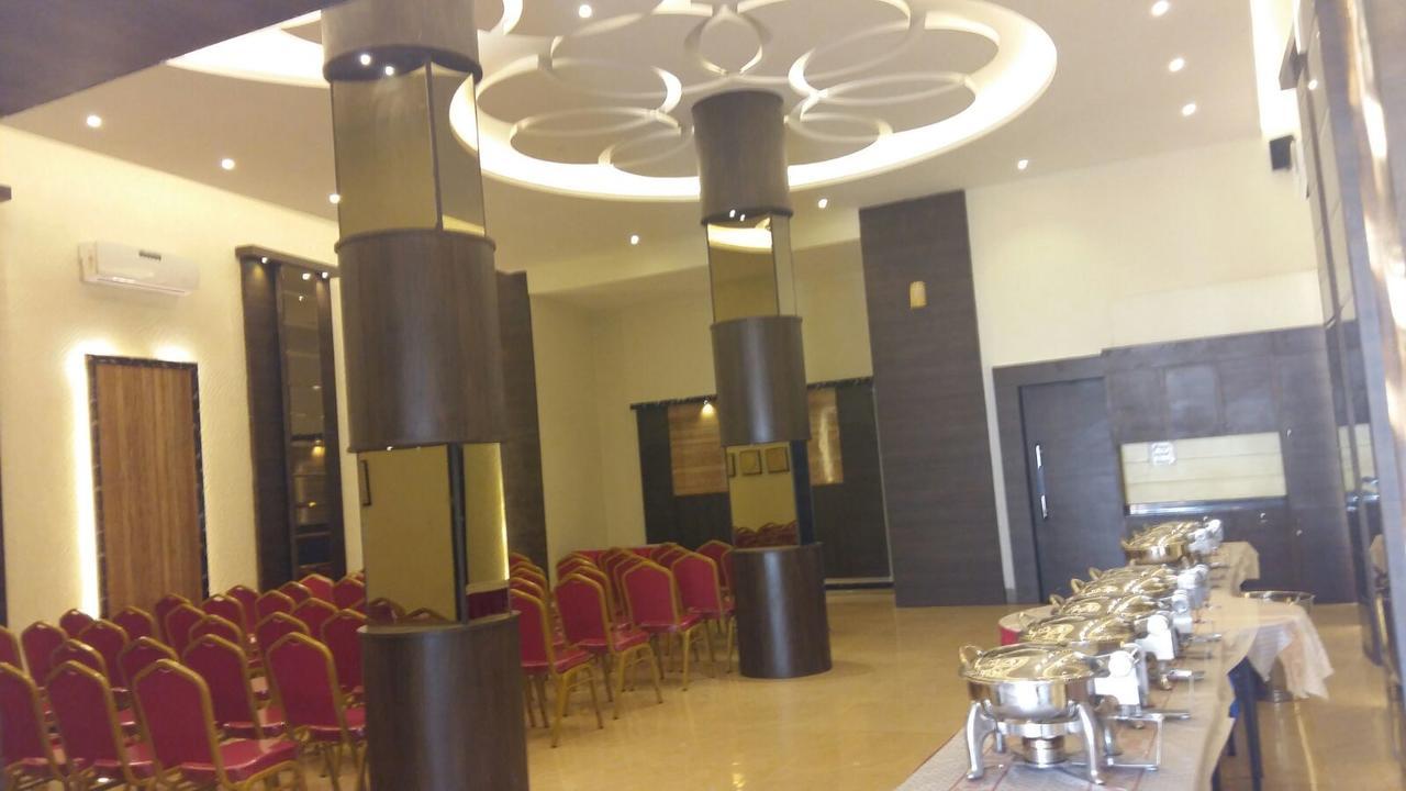 Hotel 24 Seven Nashik Exterior photo