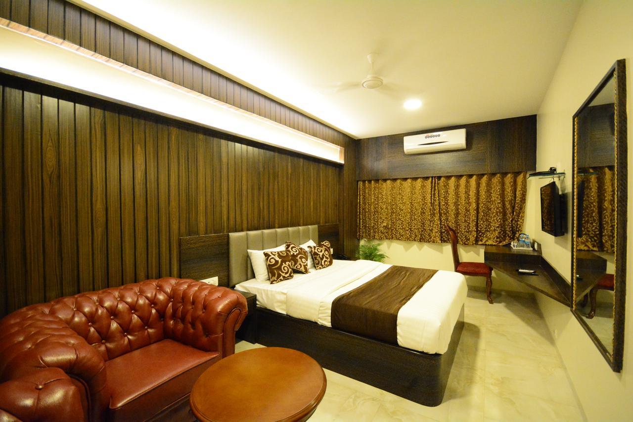 Hotel 24 Seven Nashik Exterior photo